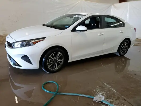 3KPF24AD1RE806804 2024 KIA FORTE - Image 1