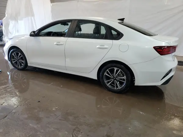 3KPF24AD1RE806804 2024 KIA FORTE - Image 2