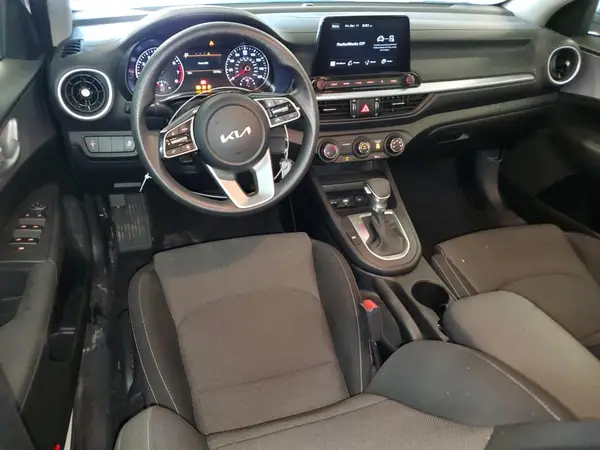 3KPF24AD1RE806804 2024 KIA FORTE - Image 8