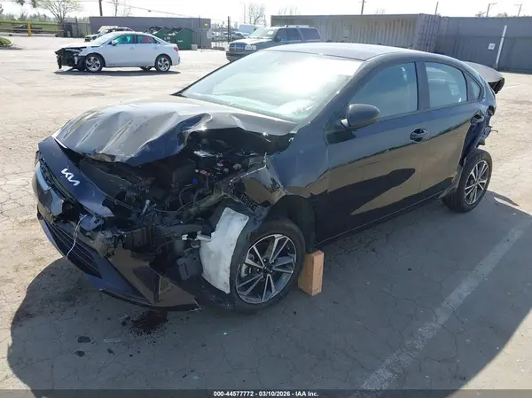 3KPF24AD1RE807581 2024 KIA FORTE - Image 2