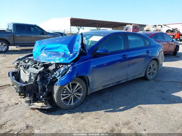 3KPF24AD1RE808259 2024 KIA FORTE - Image 2