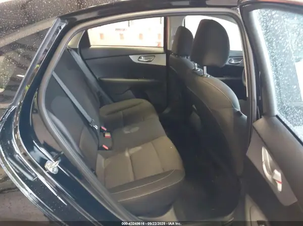3KPF24AD1RE811369 2024 KIA FORTE - Image 8