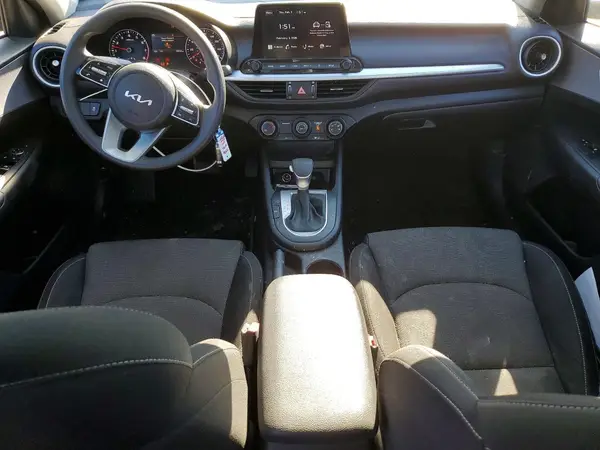 3KPF24AD1RE811646 2024 KIA FORTE - Image 8