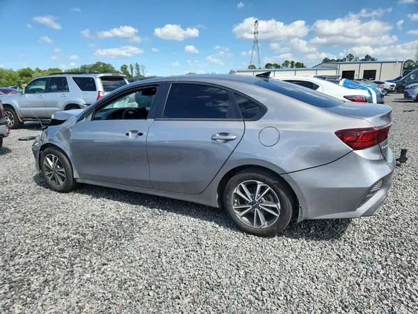 3KPF24AD1RE811680 2024 KIA FORTE - Image 2