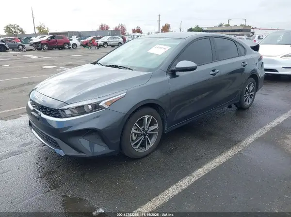 3KPF24AD1RE812473 2024 KIA FORTE - Image 2