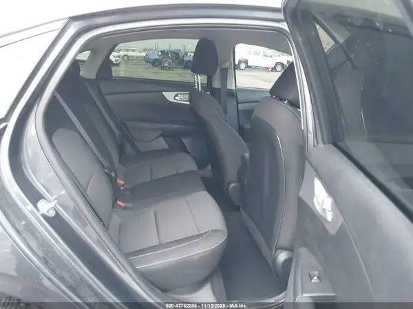 3KPF24AD1RE812473 2024 KIA FORTE - Image 8