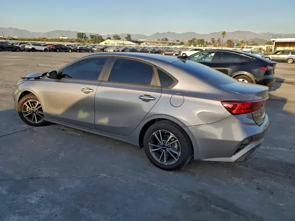 3KPF24AD1RE815924 2024 KIA FORTE - Image 2