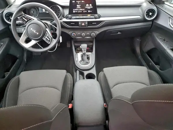 3KPF24AD1RE816233 2024 KIA FORTE - Image 8