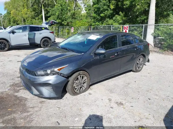 3KPF24AD1RE816913 2024 KIA FORTE - Image 2