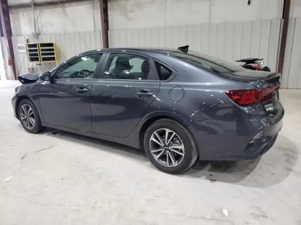 3KPF24AD1RE817592 2024 KIA FORTE - Image 2