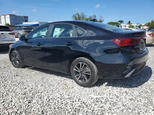 3KPF24AD1RE818516 2024 KIA FORTE - Image 2