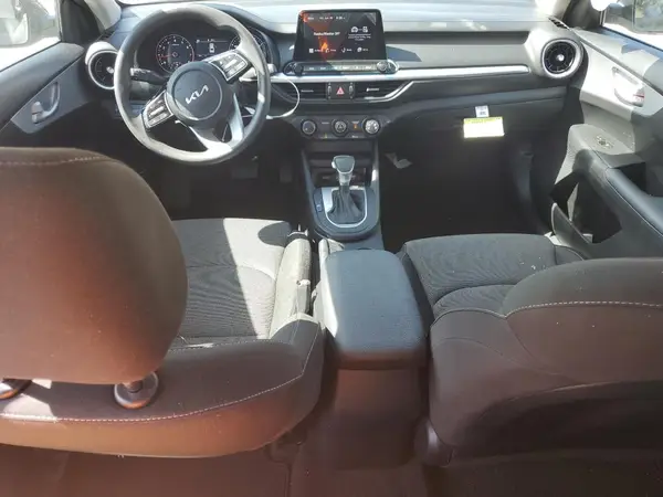 3KPF24AD1RE818516 2024 KIA FORTE - Image 8