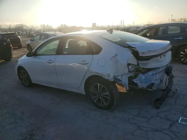 3KPF24AD1RE818970 2024 KIA FORTE - Image 2