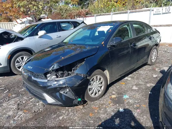 3KPF24AD1RE821139 2024 KIA FORTE - Image 2