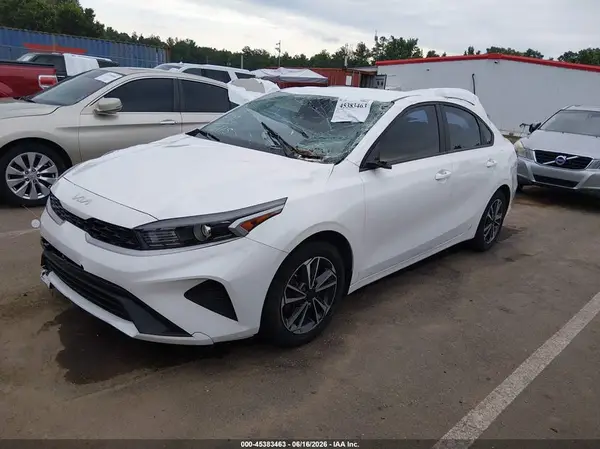3KPF24AD1RE822629 2024 KIA FORTE - Image 2