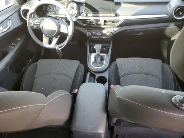 3KPF24AD1RE824882 2024 KIA FORTE - Image 8