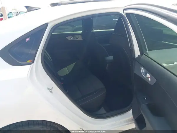 3KPF24AD1RE825756 2024 KIA FORTE - Image 8