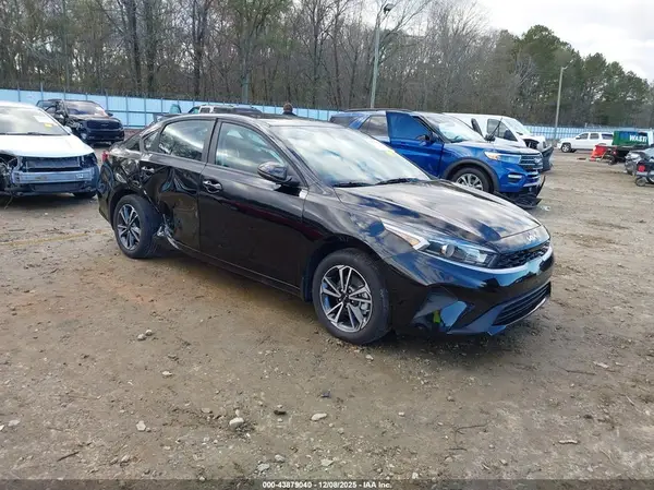 3KPF24AD1RE825837 2024 KIA FORTE - Image 1