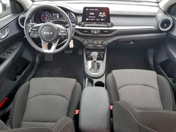 3KPF24AD1RE825921 2024 KIA FORTE - Image 8
