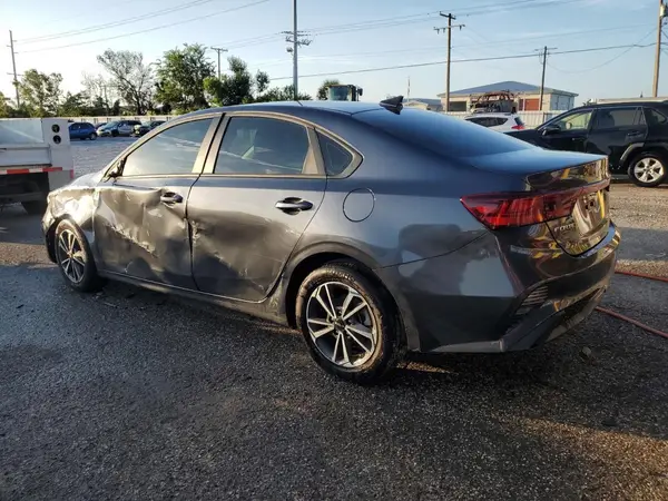 3KPF24AD1RE827717 2024 KIA FORTE - Image 2