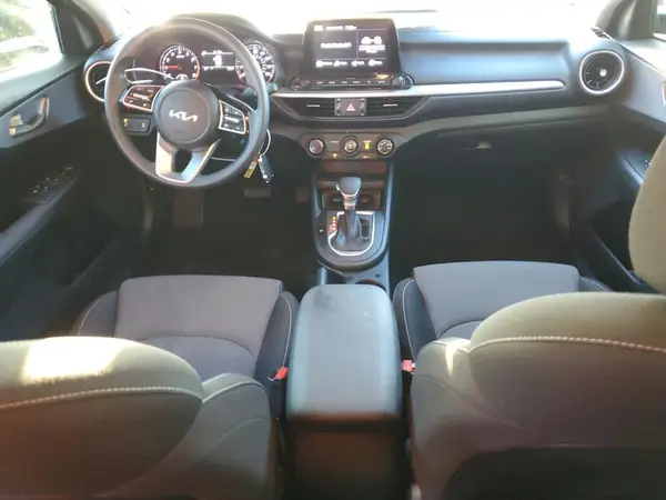 3KPF24AD1RE827717 2024 KIA FORTE - Image 8