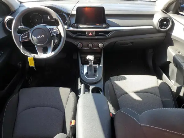 3KPF24AD1RE828057 2024 KIA FORTE - Image 8