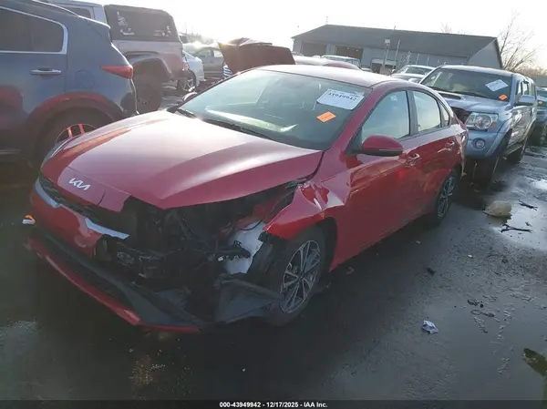 3KPF24AD1RE828947 2024 KIA FORTE - Image 2