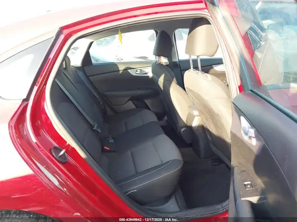 3KPF24AD1RE828947 2024 KIA FORTE - Image 8