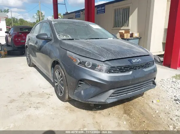 3KPF24AD1RE829919 2024 KIA FORTE - Image 1