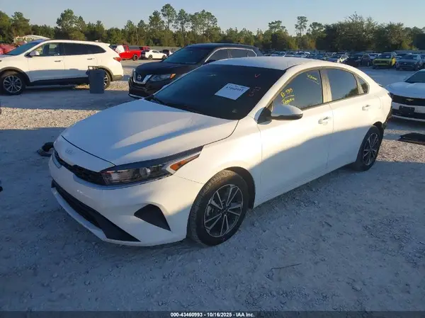3KPF24AD1RE835249 2024 KIA FORTE - Image 2