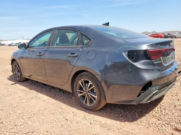 3KPF24AD1RE835770 2024 KIA FORTE - Image 2