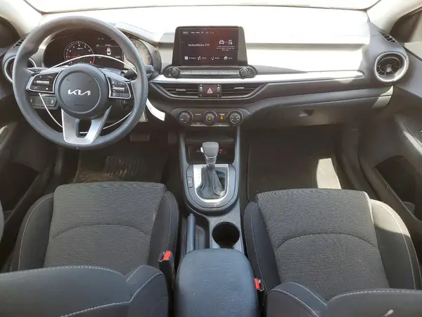 3KPF24AD1RE835770 2024 KIA FORTE - Image 8