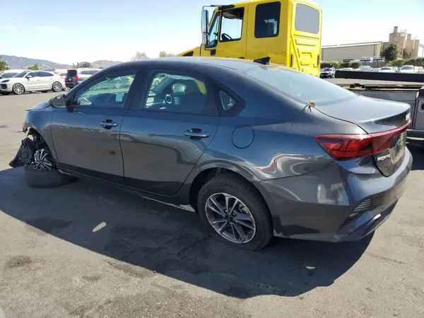3KPF24AD1RE836594 2024 KIA FORTE - Image 2