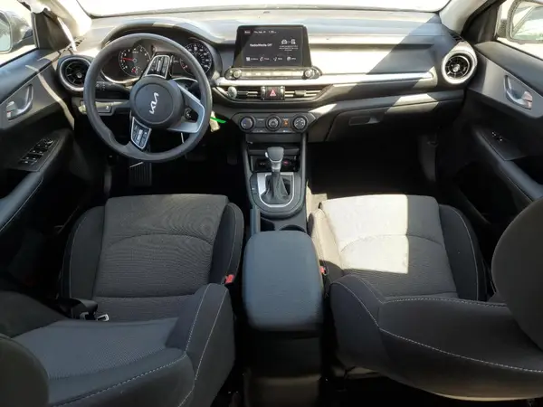 3KPF24AD1RE836594 2024 KIA FORTE - Image 8