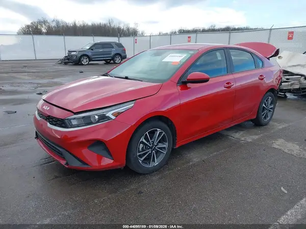 3KPF24AD1RE836904 2024 KIA FORTE - Image 2