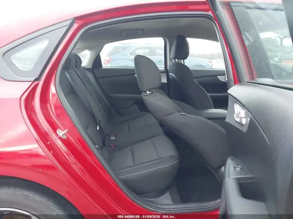 3KPF24AD1RE836904 2024 KIA FORTE - Image 8