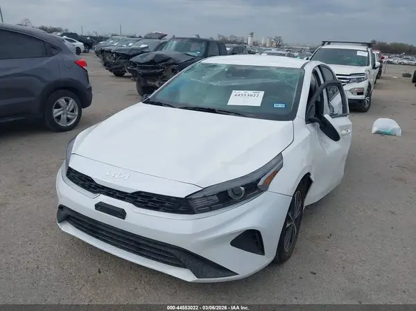 3KPF24AD1RE836918 2024 KIA FORTE - Image 2