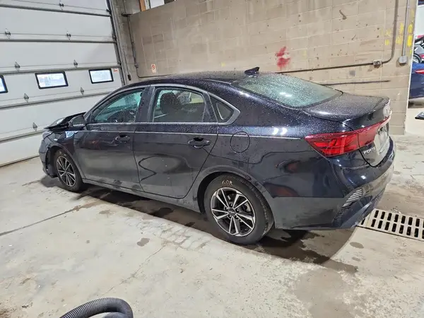 3KPF24AD1RE837471 2024 KIA FORTE - Image 2