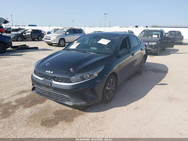 3KPF24AD1RE837793 2024 KIA FORTE - Image 2