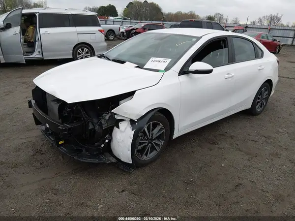 3KPF24AD1RE837860 2024 KIA FORTE - Image 2