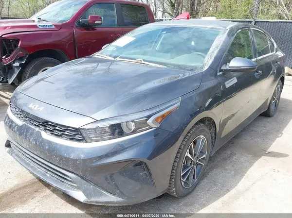 3KPF24AD1RE838135 2024 KIA FORTE - Image 2