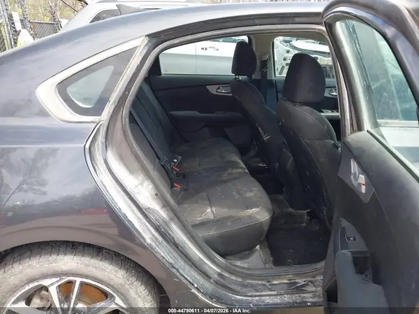 3KPF24AD1RE838135 2024 KIA FORTE - Image 8