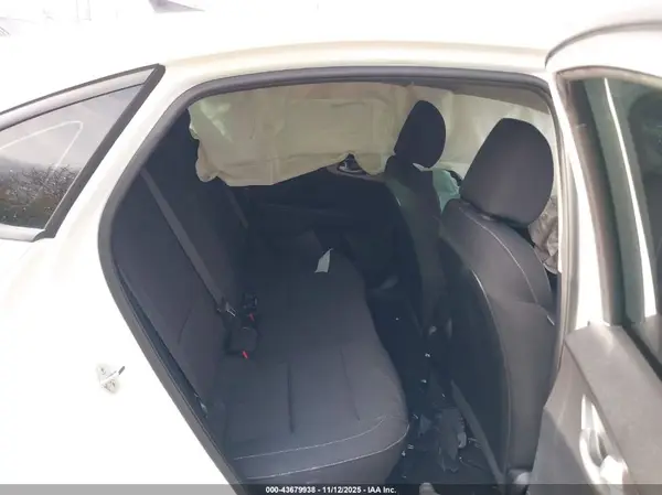 3KPF24AD2KE005028 2019 KIA FORTE - Image 8