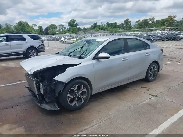 3KPF24AD2KE006194 2019 KIA FORTE - Image 2
