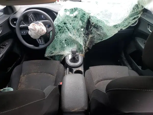 3KPF24AD2KE006275 2019 KIA FORTE - Image 8