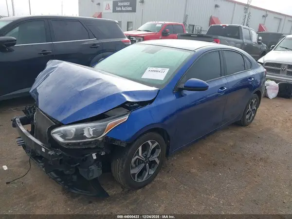 3KPF24AD2KE007197 2019 KIA FORTE - Image 2