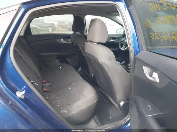 3KPF24AD2KE007197 2019 KIA FORTE - Image 8