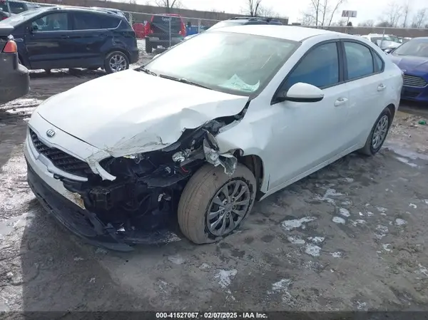 3KPF24AD2KE009001 2019 KIA FORTE - Image 2