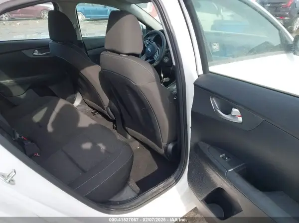3KPF24AD2KE009001 2019 KIA FORTE - Image 8