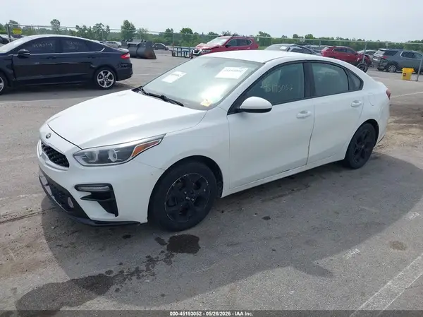 3KPF24AD2KE009709 2019 KIA FORTE - Image 2